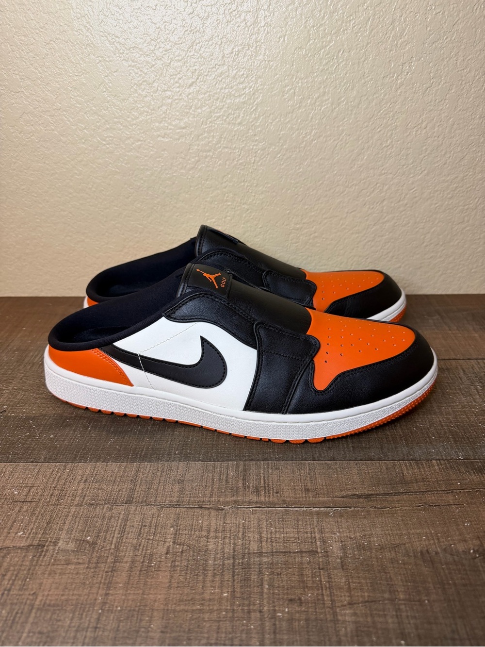 Air Jordan 1 Mule Golf “Shattered Backboard”
- Size 13 Men.